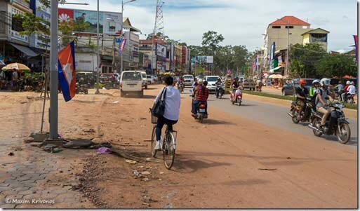 Камбоджа, СиемРеап, Сиемрип, улица, грязь, мусор, транспорт